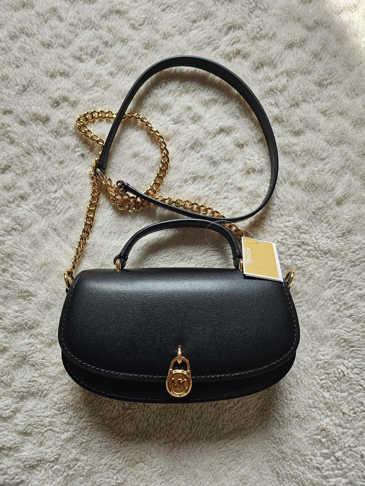 Elegant Michael Kors Bag with shoulder strap