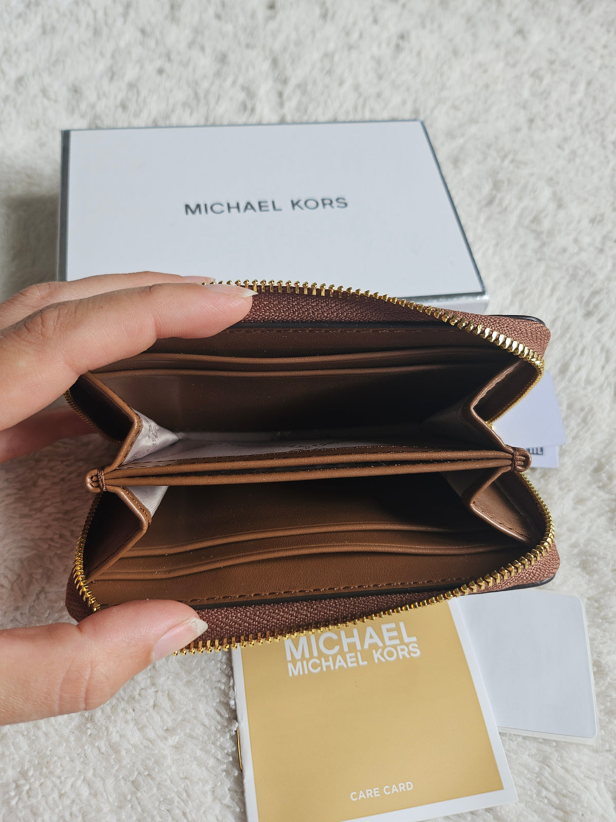 Small Michael Kors Jet Set Wallet