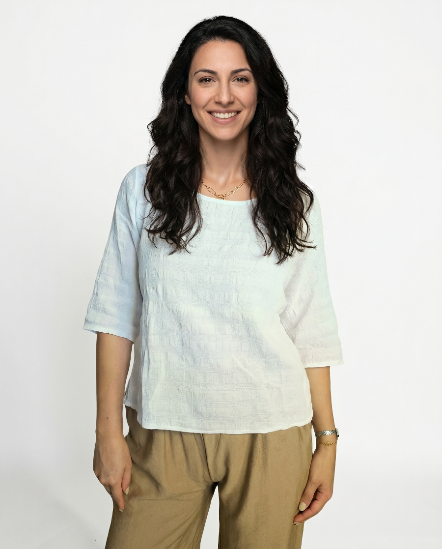 Lightweight 100% cotton blouse for women